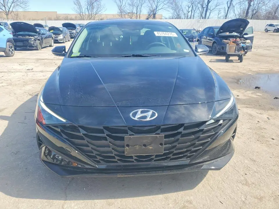 2023 HYUNDAI ELANTRA SE  