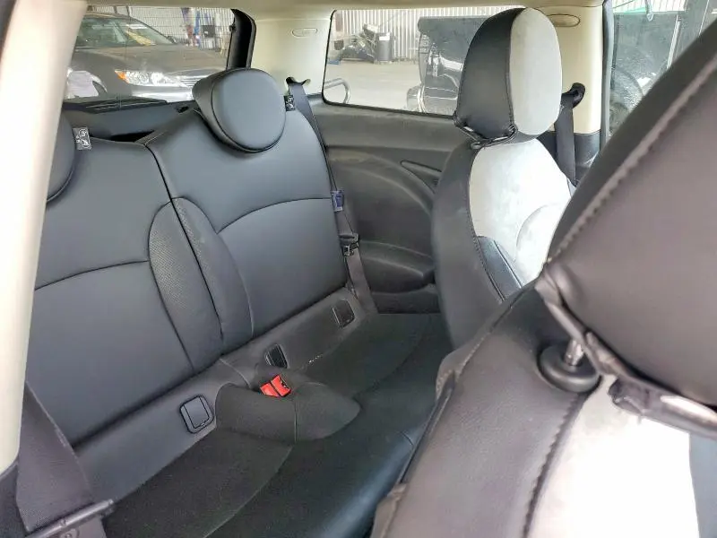 2012 MINI COOPER   