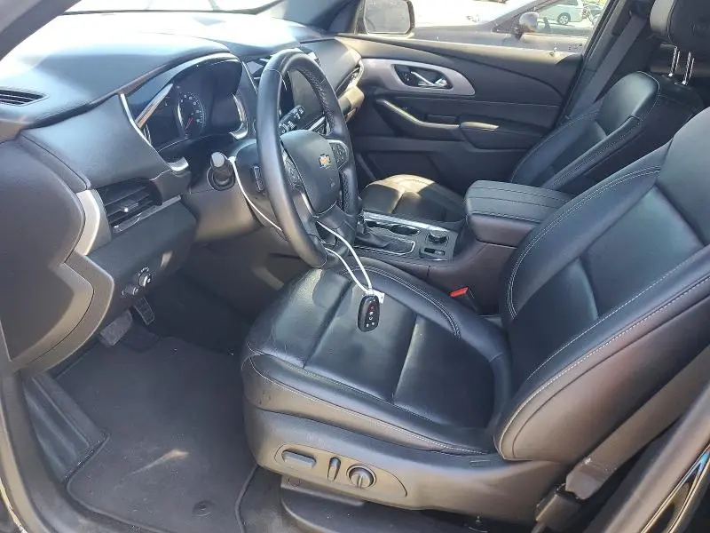 2023 CHEVROLET TRAVERSE LT  
