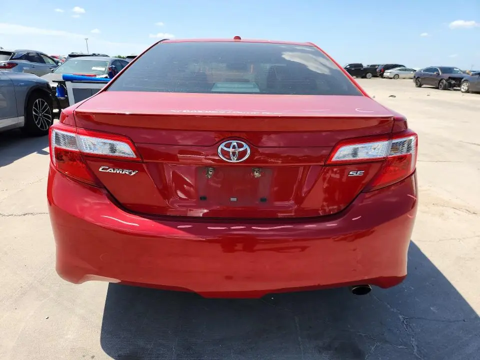 2013 TOYOTA CAMRY SE  