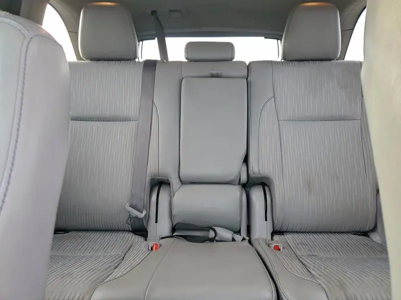 2017 TOYOTA HIGHLANDER LE  