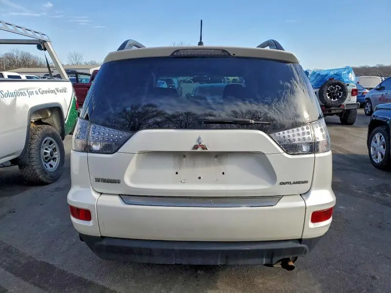 2010 MITSUBISHI OUTLANDER ES  