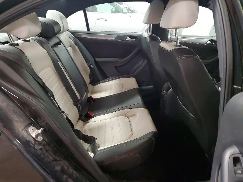 2016 VOLKSWAGEN JETTA SPORT  