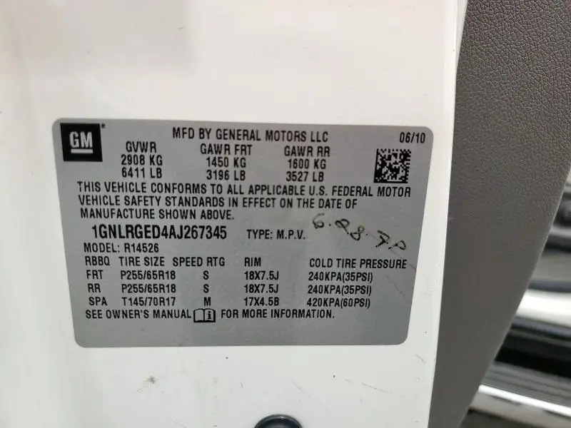 2010 CHEVROLET TRAVERSE LT  