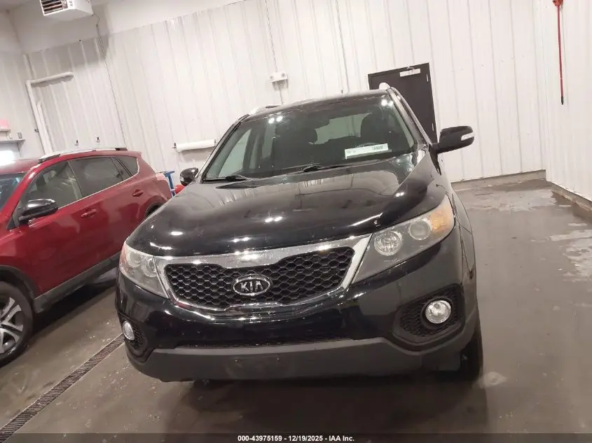 2011 KIA SORENTO LX