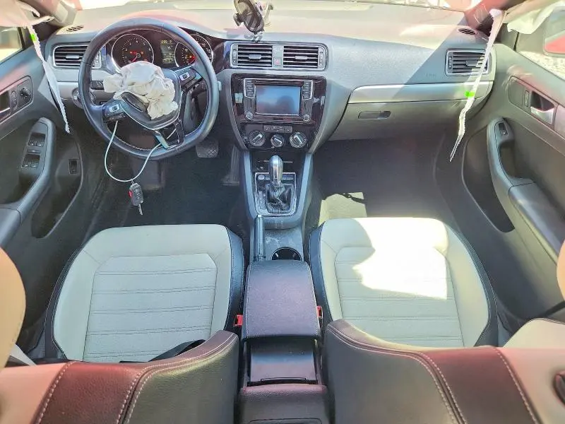 2016 VOLKSWAGEN JETTA SPORT  