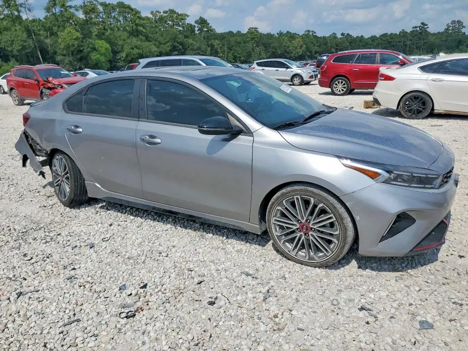 2023 KIA FORTE GT  