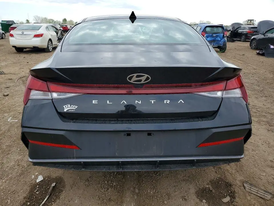 2024 HYUNDAI ELANTRA SEL  