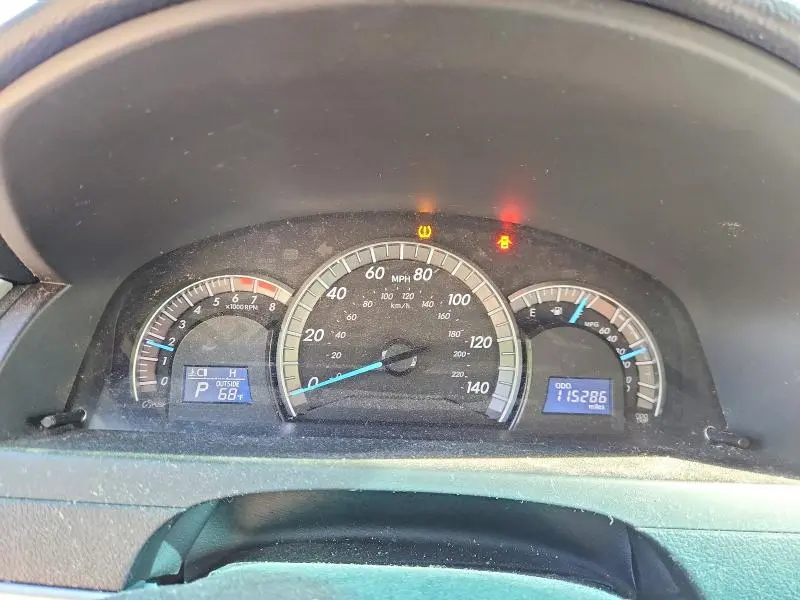 2013 TOYOTA CAMRY SE  
