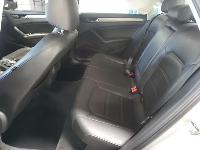 2015 VOLKSWAGEN PASSAT S  