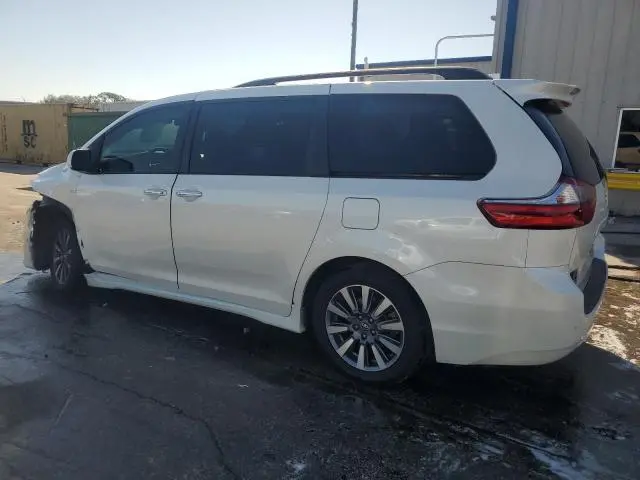 2020 TOYOTA SIENNA XLE 7-PASSENGER  