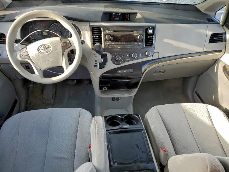 2011 TOYOTA SIENNA LE  