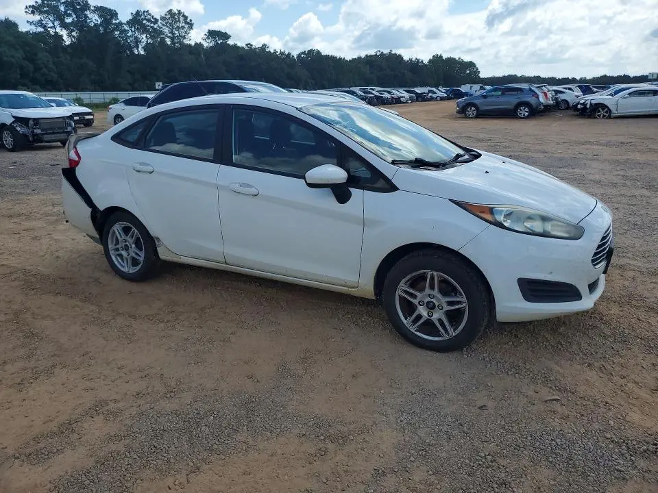 2018 FORD FIESTA SE  