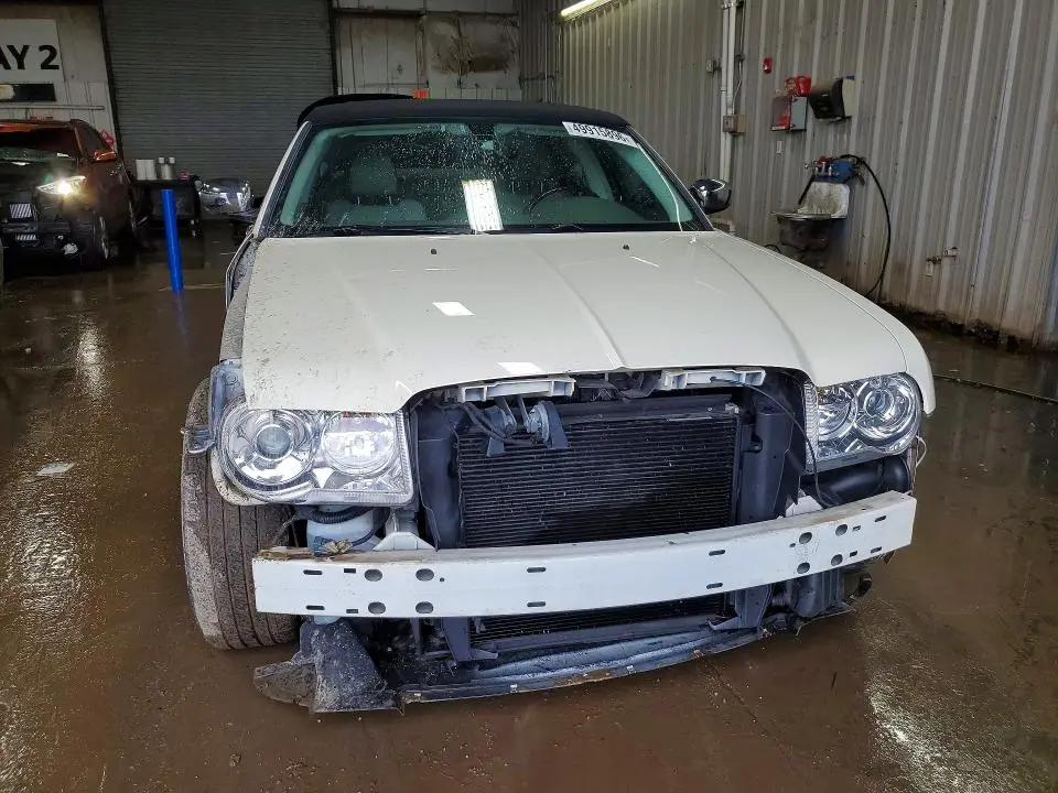 2010 CHRYSLER 300C   