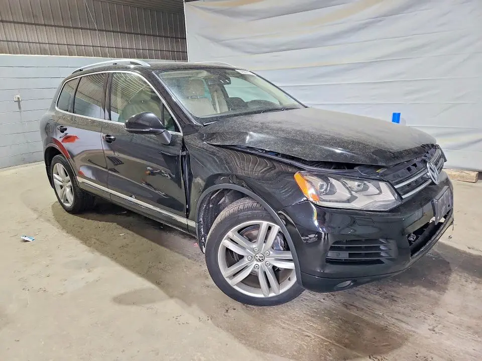 2013 VOLKSWAGEN TOUAREG V6 TDI  