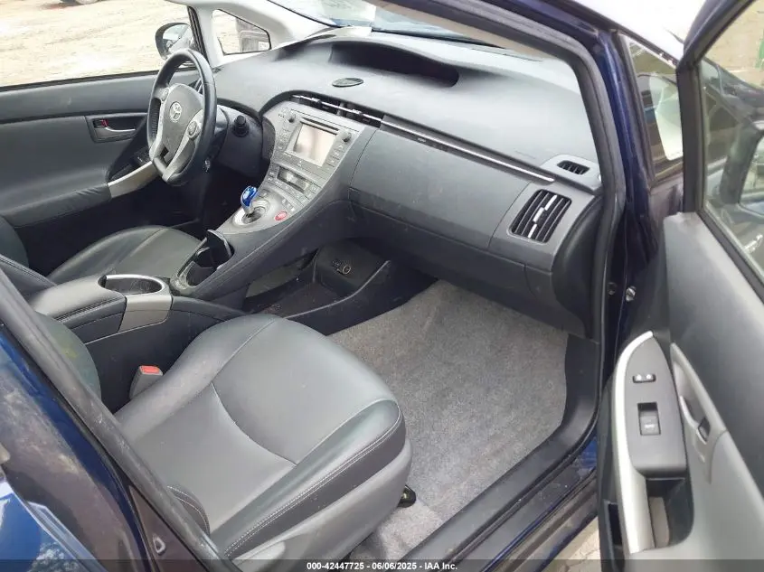2014 TOYOTA PRIUS FOUR
