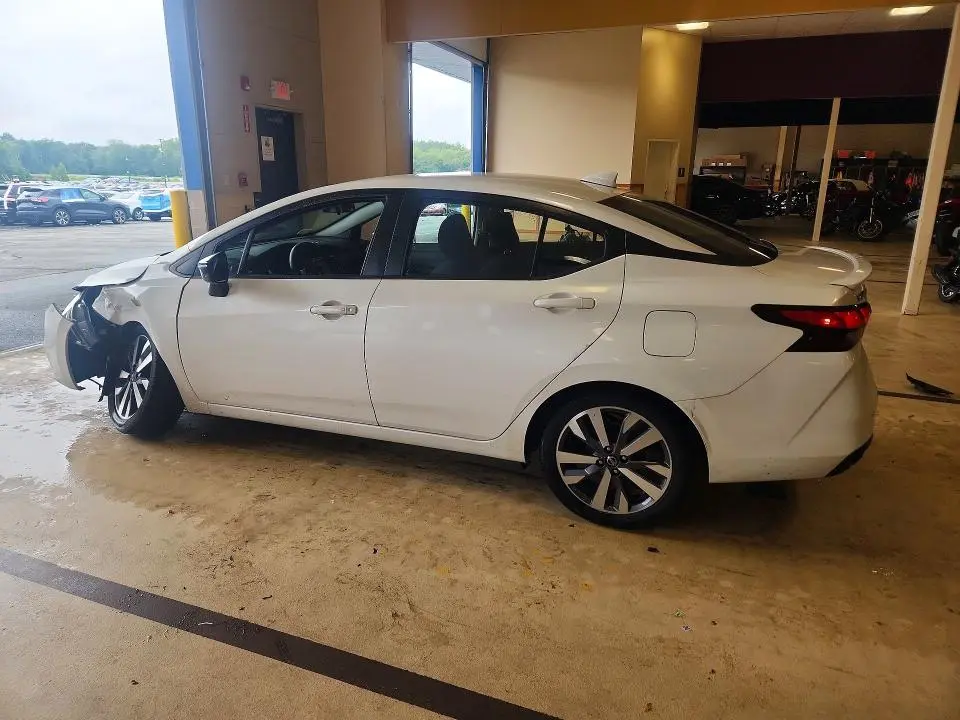 2020 NISSAN VERSA SR  
