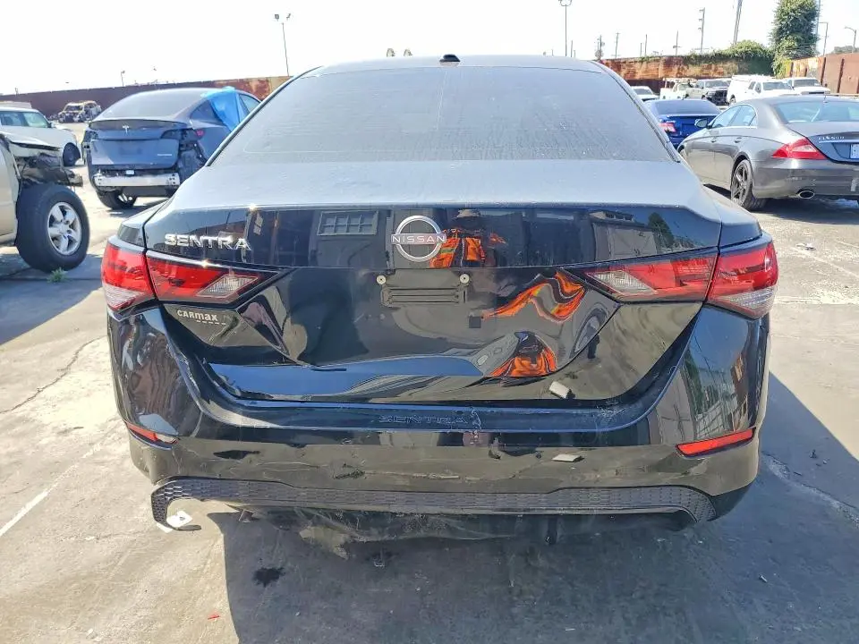 2025 NISSAN SENTRA SV  