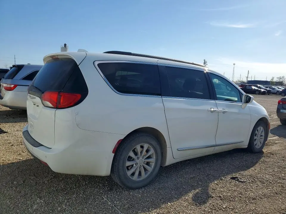2017 CHRYSLER PACIFICA TOURING L  