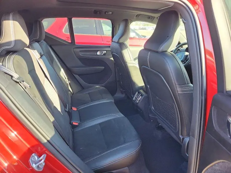2019 VOLVO XC40 T5 R-DESIGN  