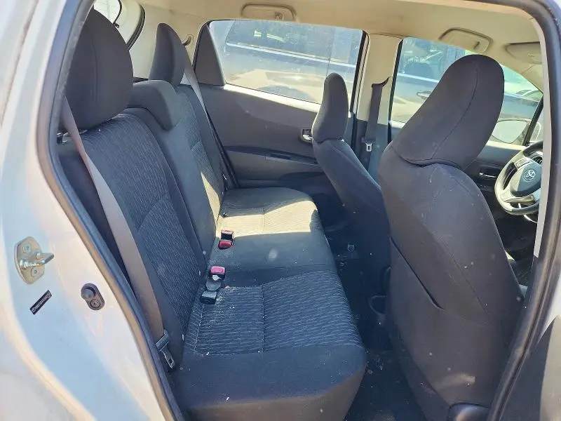 2014 TOYOTA YARIS 5-DOOR LE  