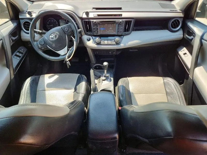 2017 TOYOTA RAV4 XLE  