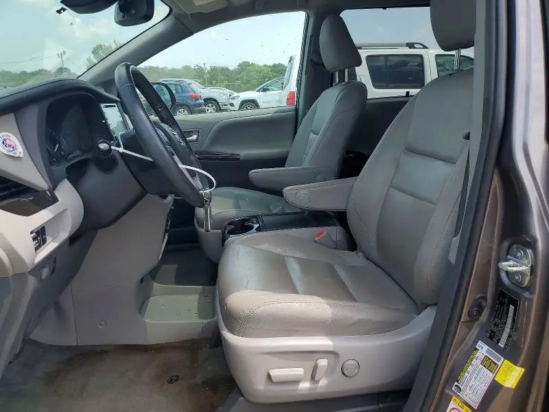 2018 TOYOTA SIENNA XLE 7-PASSENGER  
