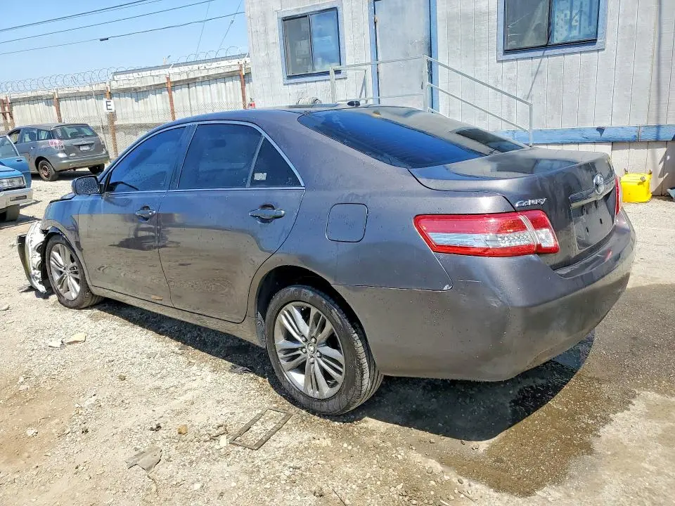 2011 TOYOTA CAMRY LE  