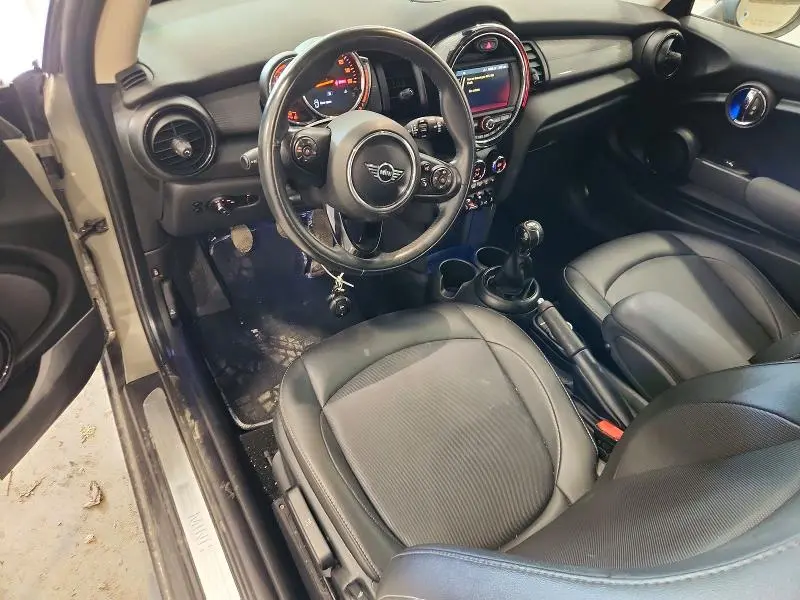 2019 MINI COOPER   