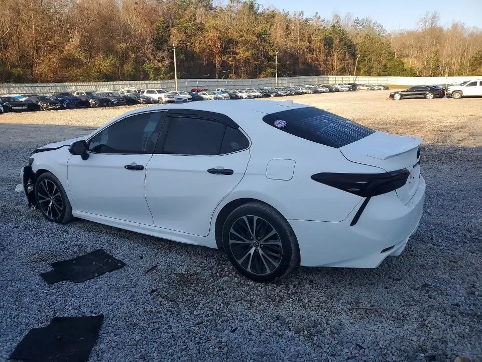 2018 TOYOTA CAMRY SE  