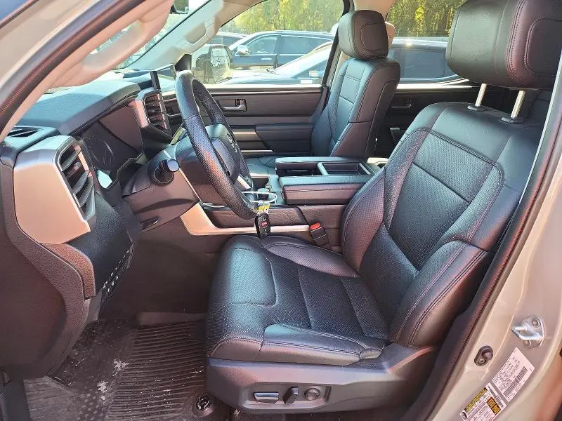 2023 TOYOTA TUNDRA SR5  