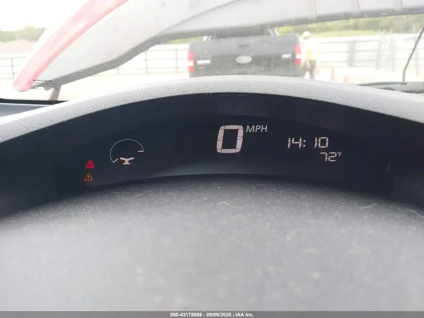 2013 NISSAN LEAF SV
