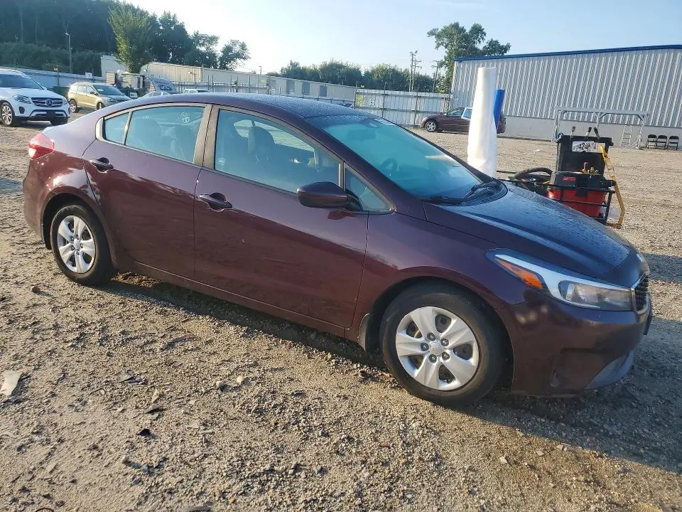 2017 KIA FORTE LX  