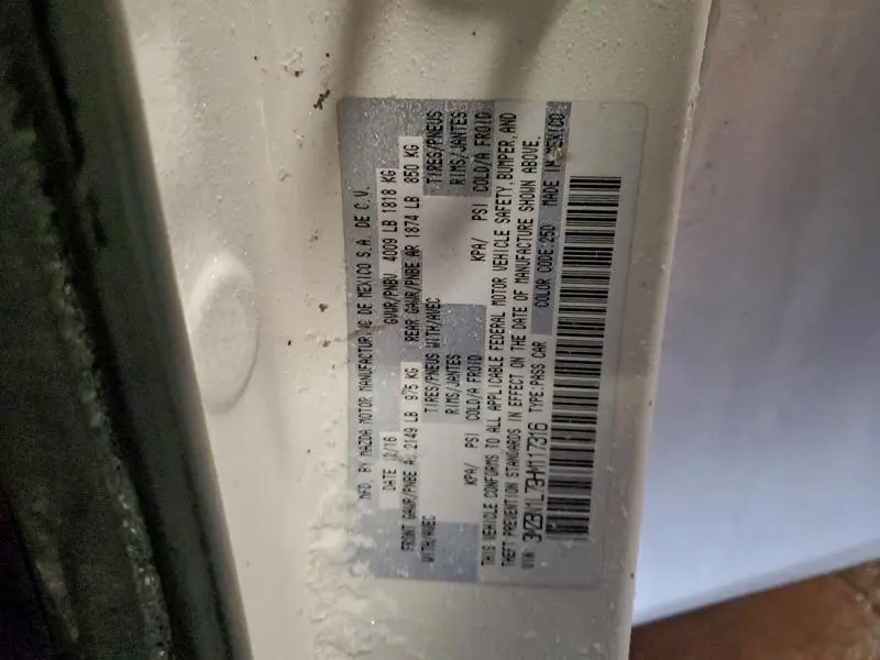 2017 MAZDA 3 TOURING  