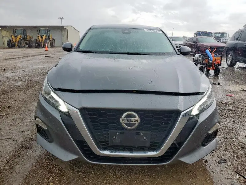 2021 NISSAN ALTIMA SV  
