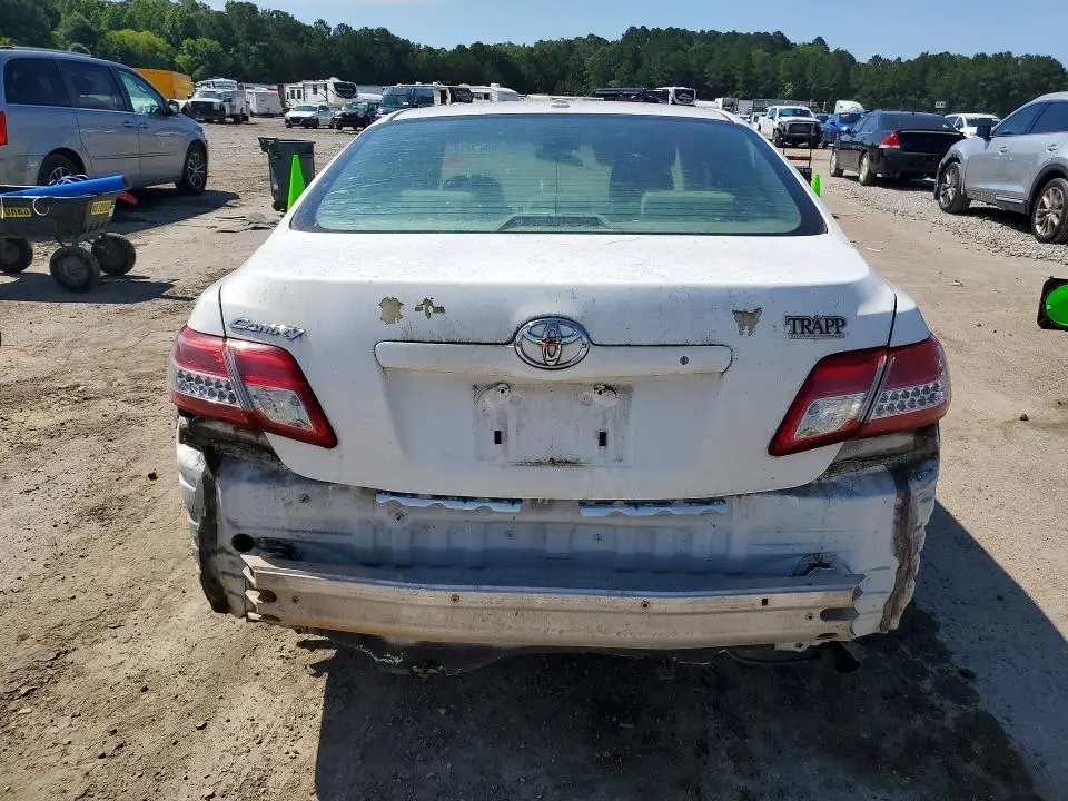 2010 TOYOTA CAMRY BASE  