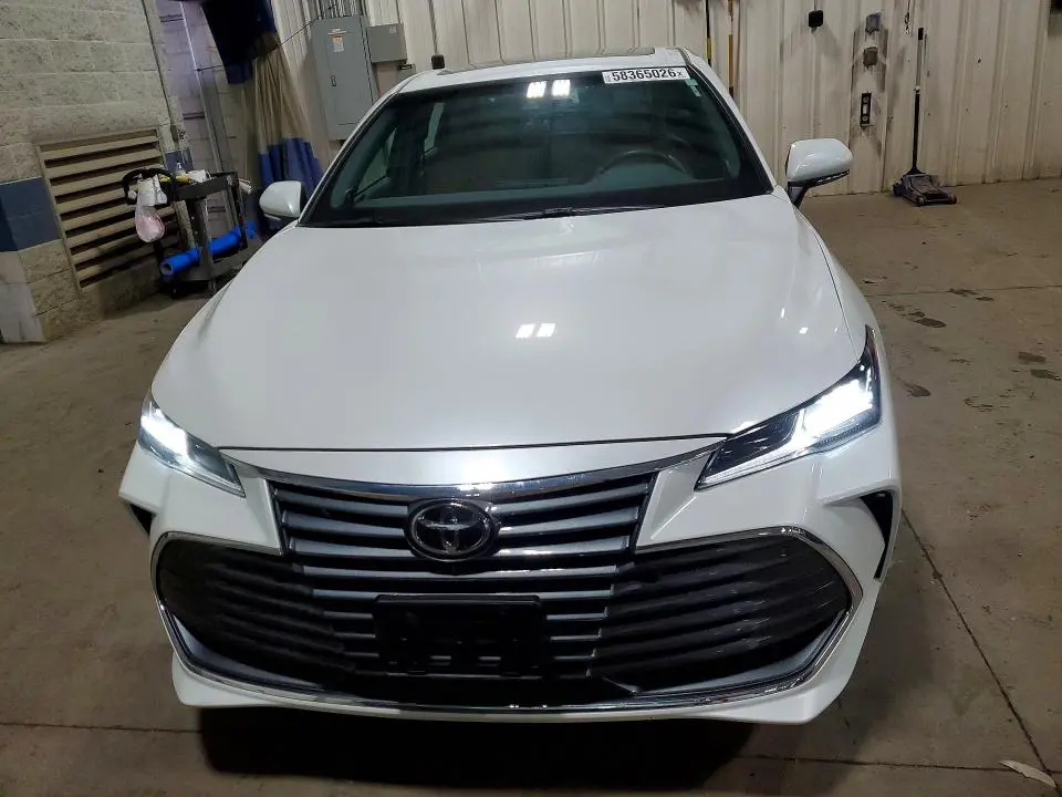 2020 TOYOTA AVALON LIMITED  