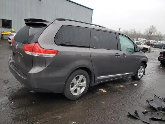 2011 TOYOTA SIENNA LE  