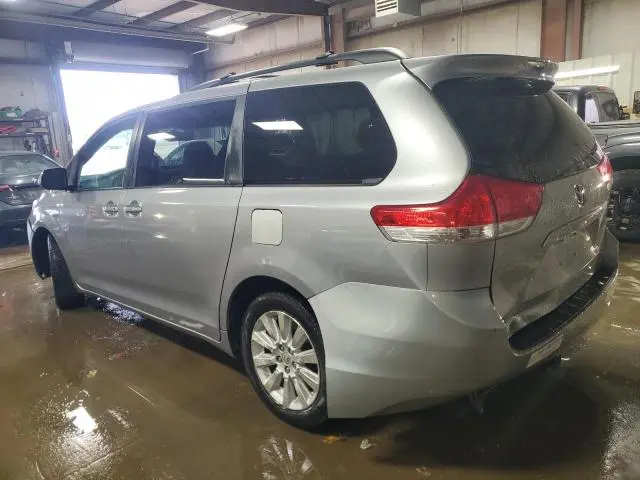 2011 TOYOTA SIENNA LE  