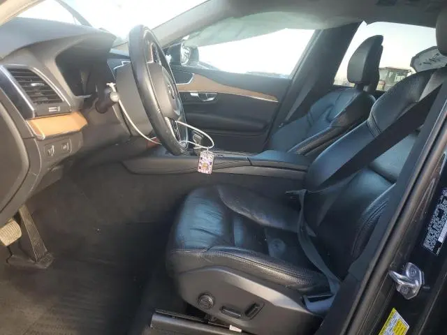 2021 VOLVO XC90 T6 MOMENTUM  