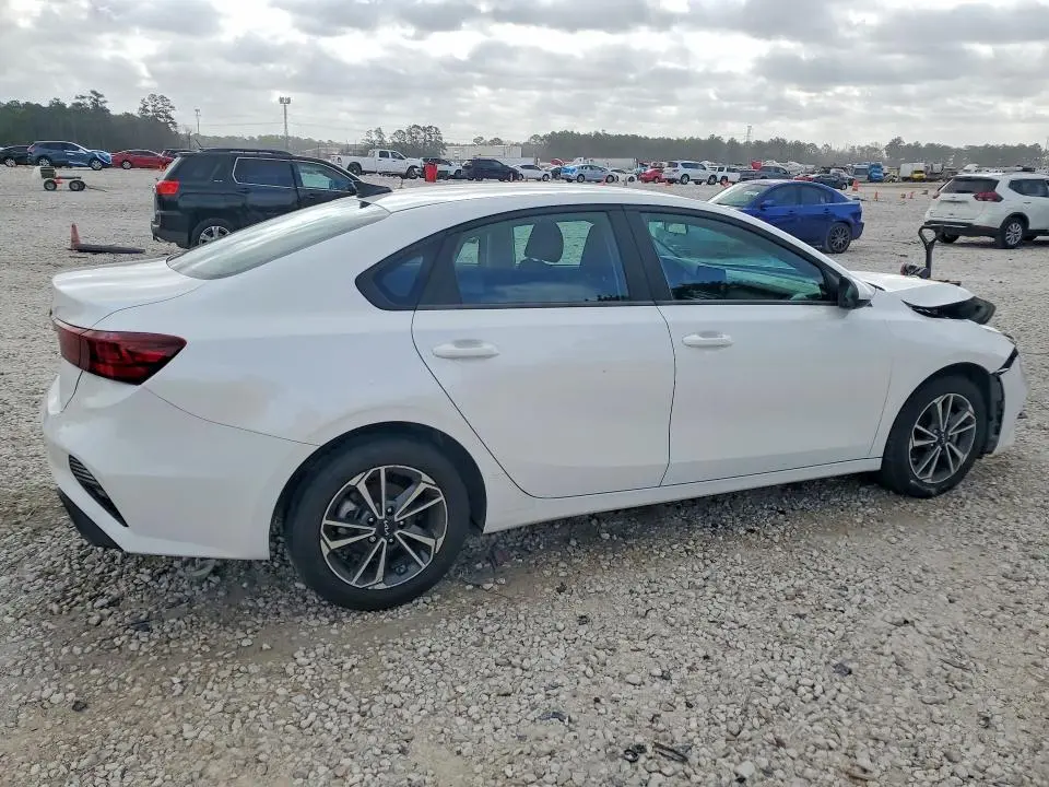2024 KIA FORTE LX  