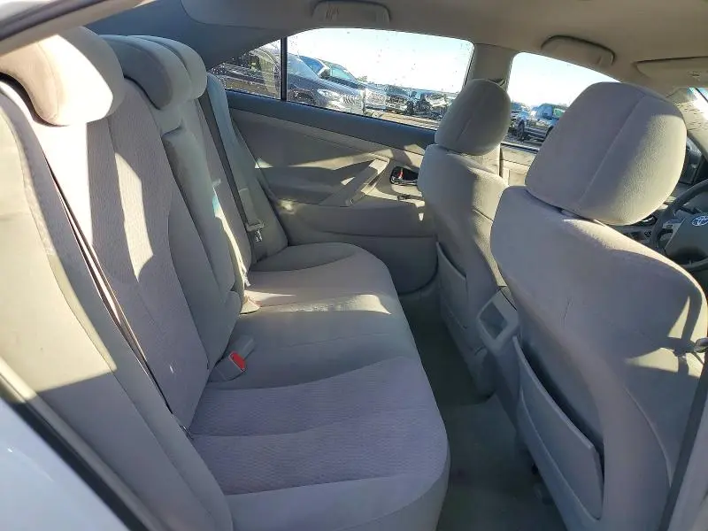 2010 TOYOTA CAMRY LE  