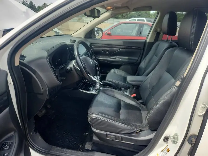 2017 MITSUBISHI OUTLANDER SE  