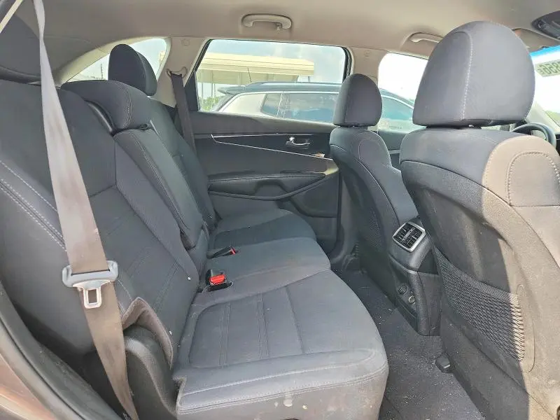 2019 KIA SORENTO LX V6  