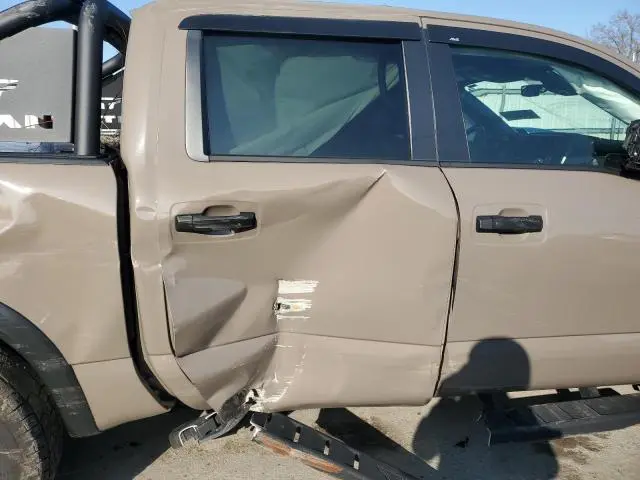 2024 NISSAN TITAN PRO-4X  