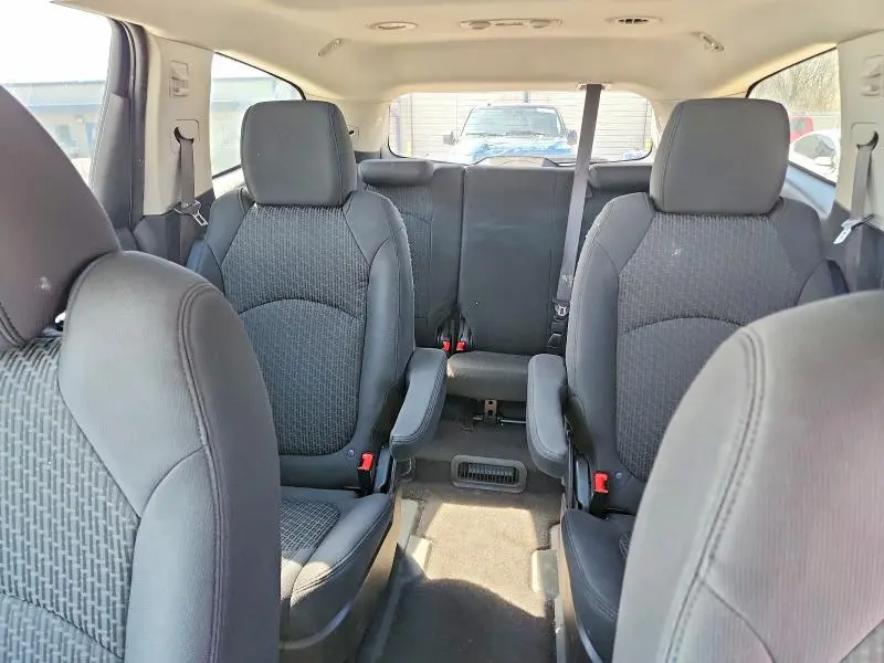2011 CHEVROLET TRAVERSE LT  