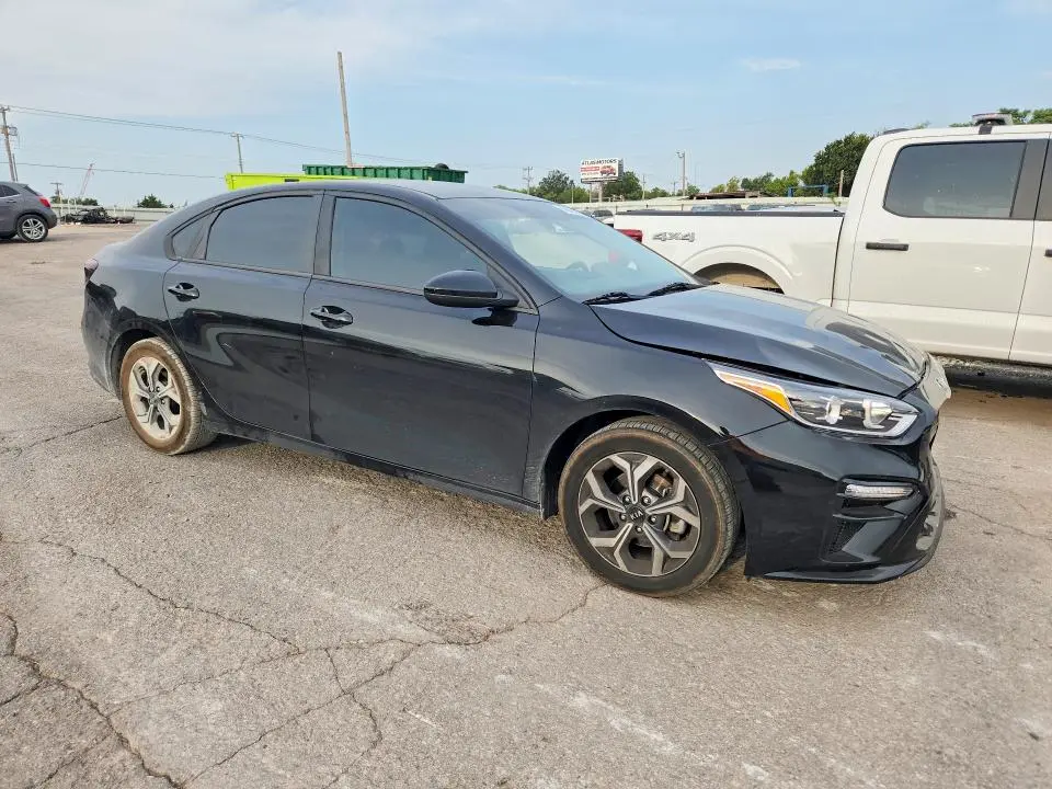 2021 KIA FORTE LXS  