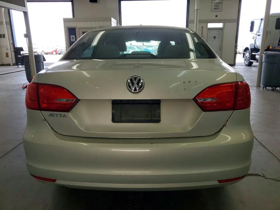 2011 VOLKSWAGEN JETTA BASE  