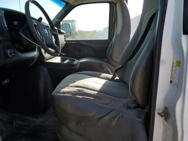 2010 GMC SAVANA CUT - BOX TRUCK