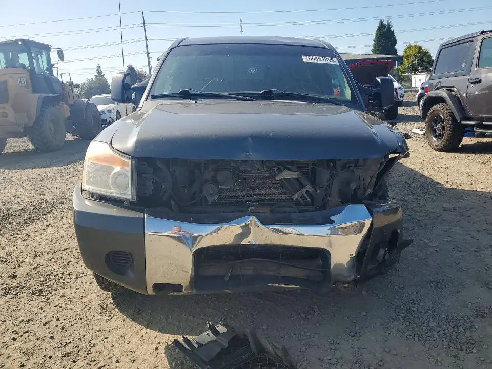 2011 NISSAN TITAN SV  